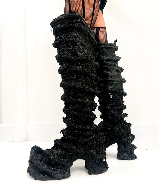 VENOM CRUSHER HEEL BOOTS