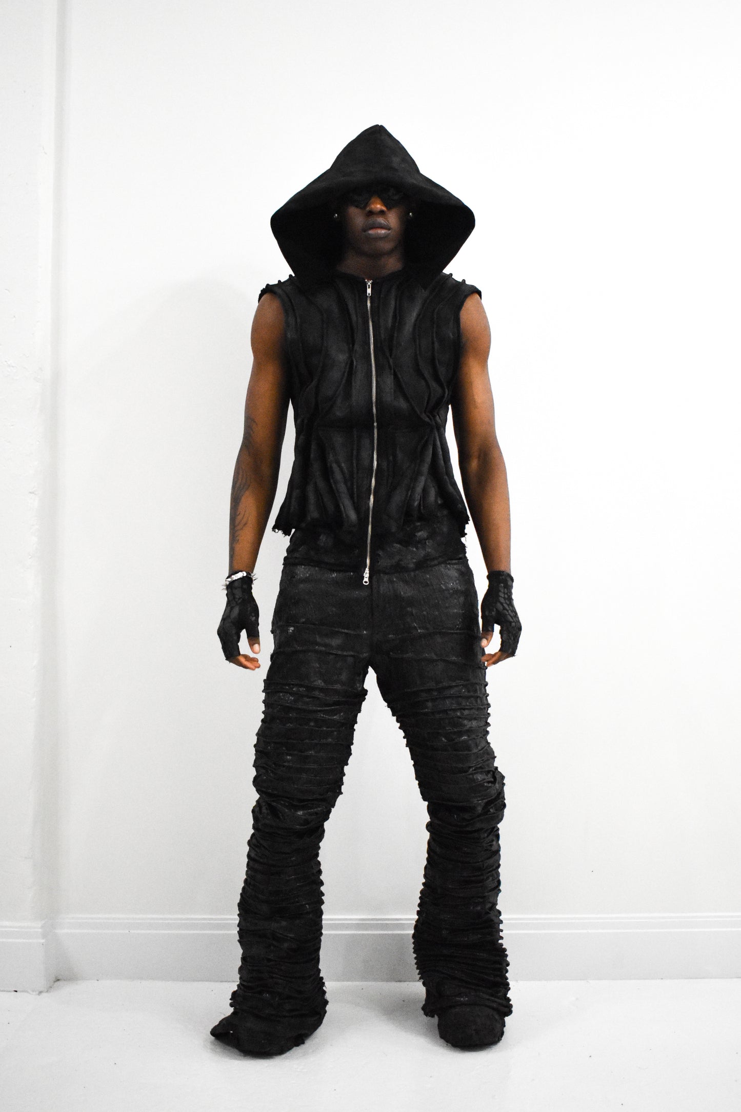 VERNUM KAISEN HOODED VEST